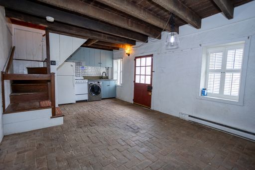 8200 Buckland Mill Rd, Gainesville, VA 20155