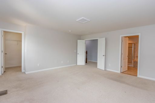 17002 Beveridge Dr, Dumfries, VA 22026