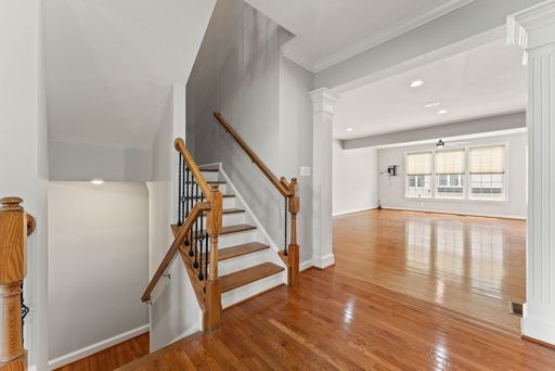 42524 Rowderbury Sq, Chantilly, VA 20152