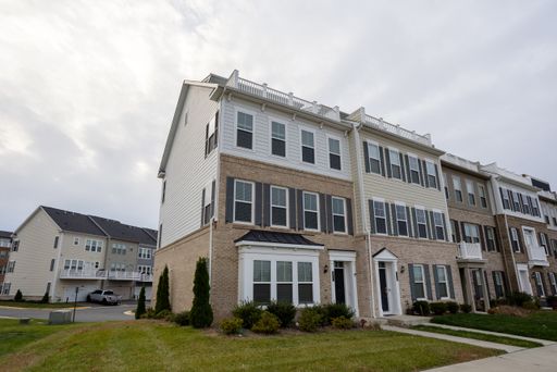 17137 Branched Oak Rd, Dumfries, VA 22026