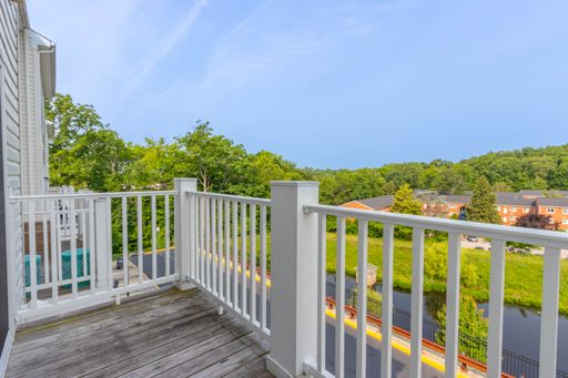 17002 Beveridge Dr, Dumfries, VA 22026