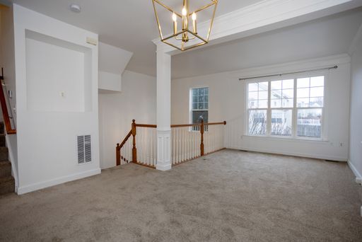 8150 Rainwater Cir, Manassas, VA 20111