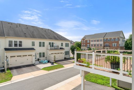 42524 Rowderbury Sq, Chantilly, VA 20152