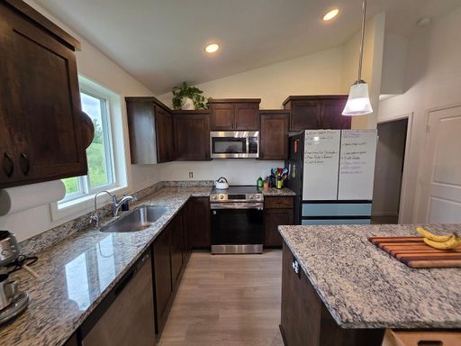 3bd 2bth Single Family Home in Montrose