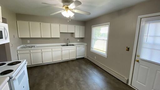 3bd 1.5bth Townhome in Rockford