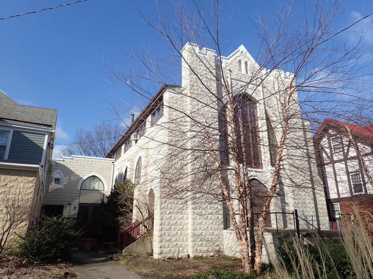 916 LIBERTY STREET ERIE PA 16502