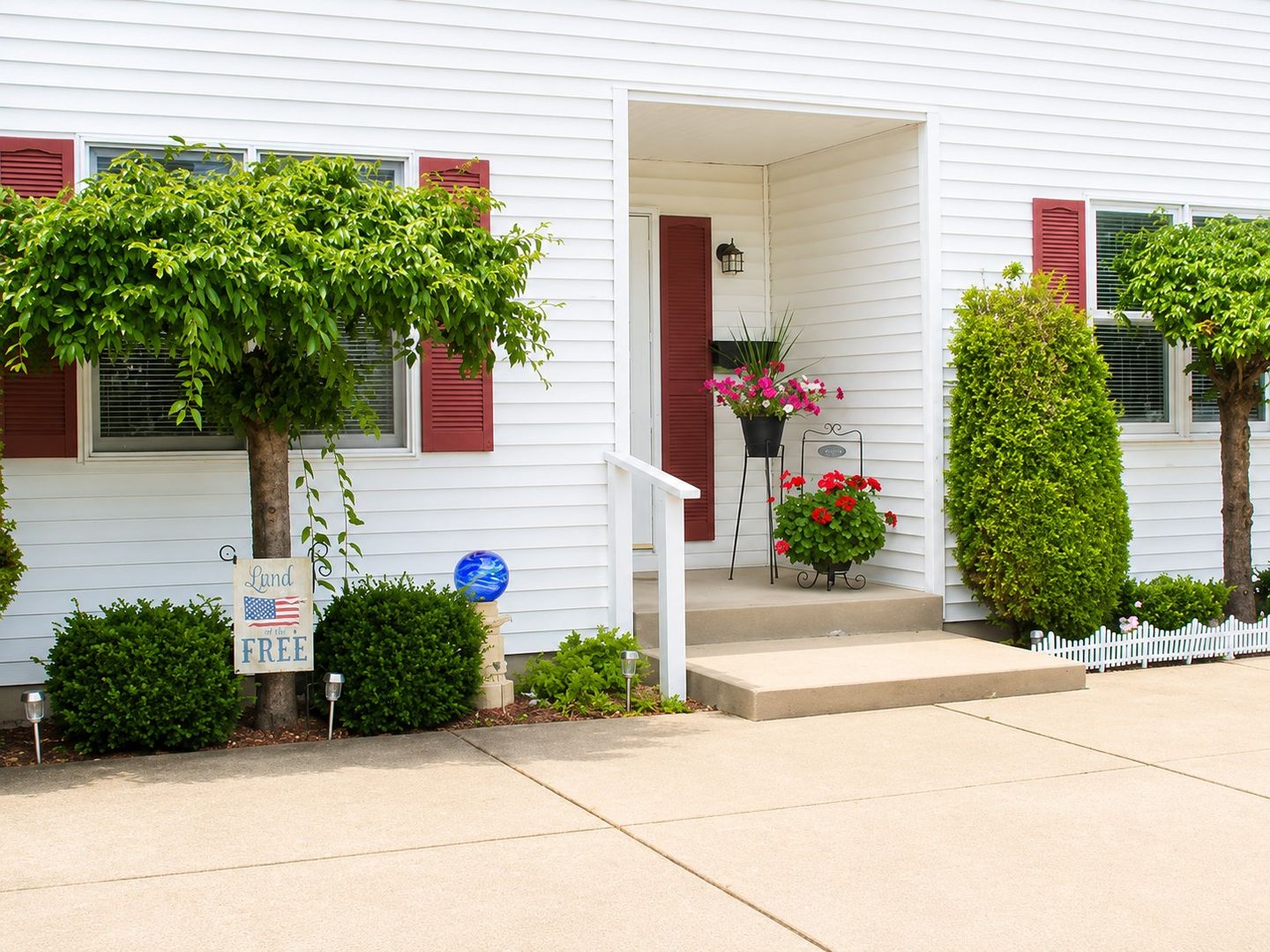 Erie Apartment: 3502 - 12 Plum Street