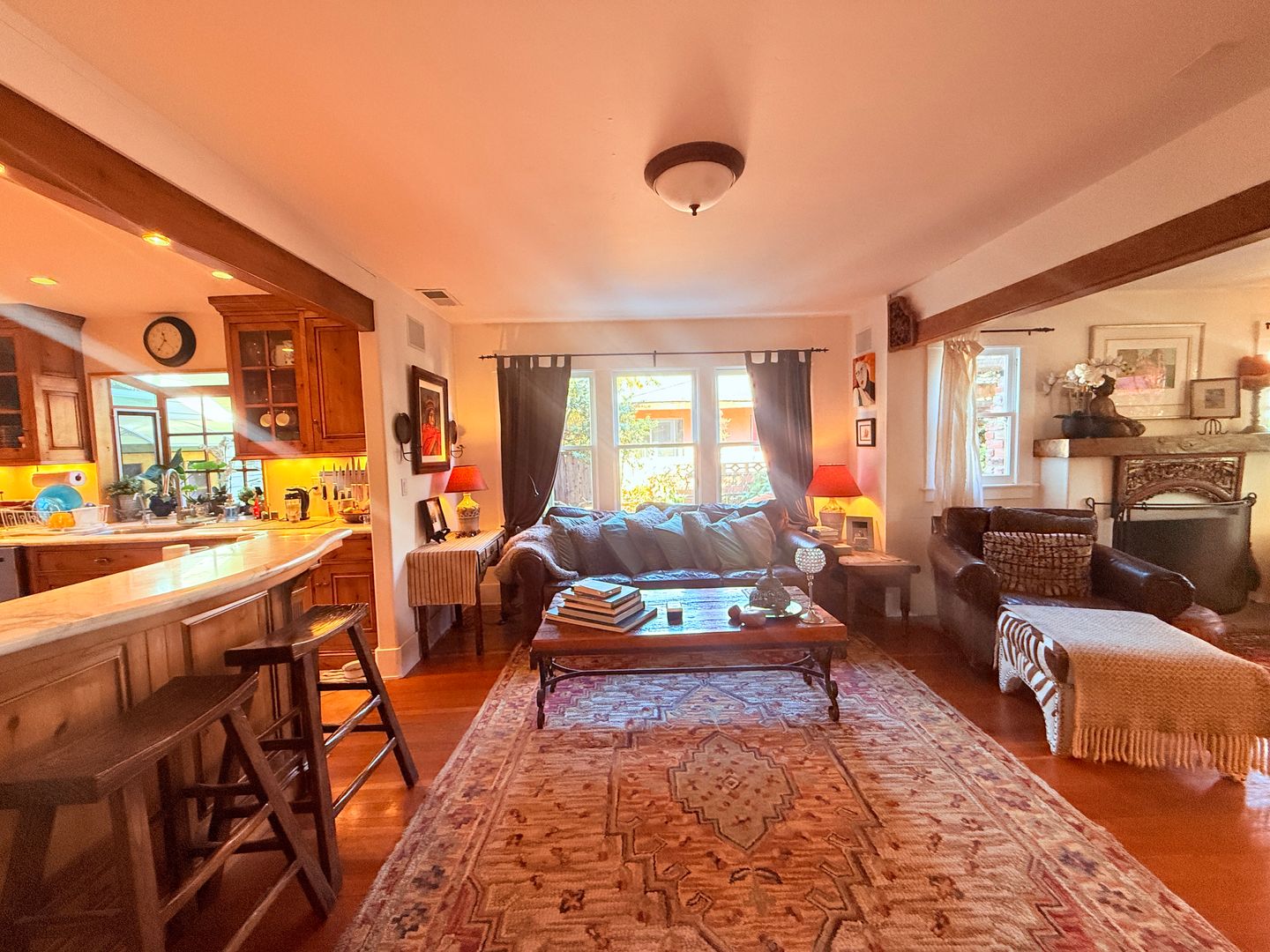 Santa Barbara House: 714 W Victoria St