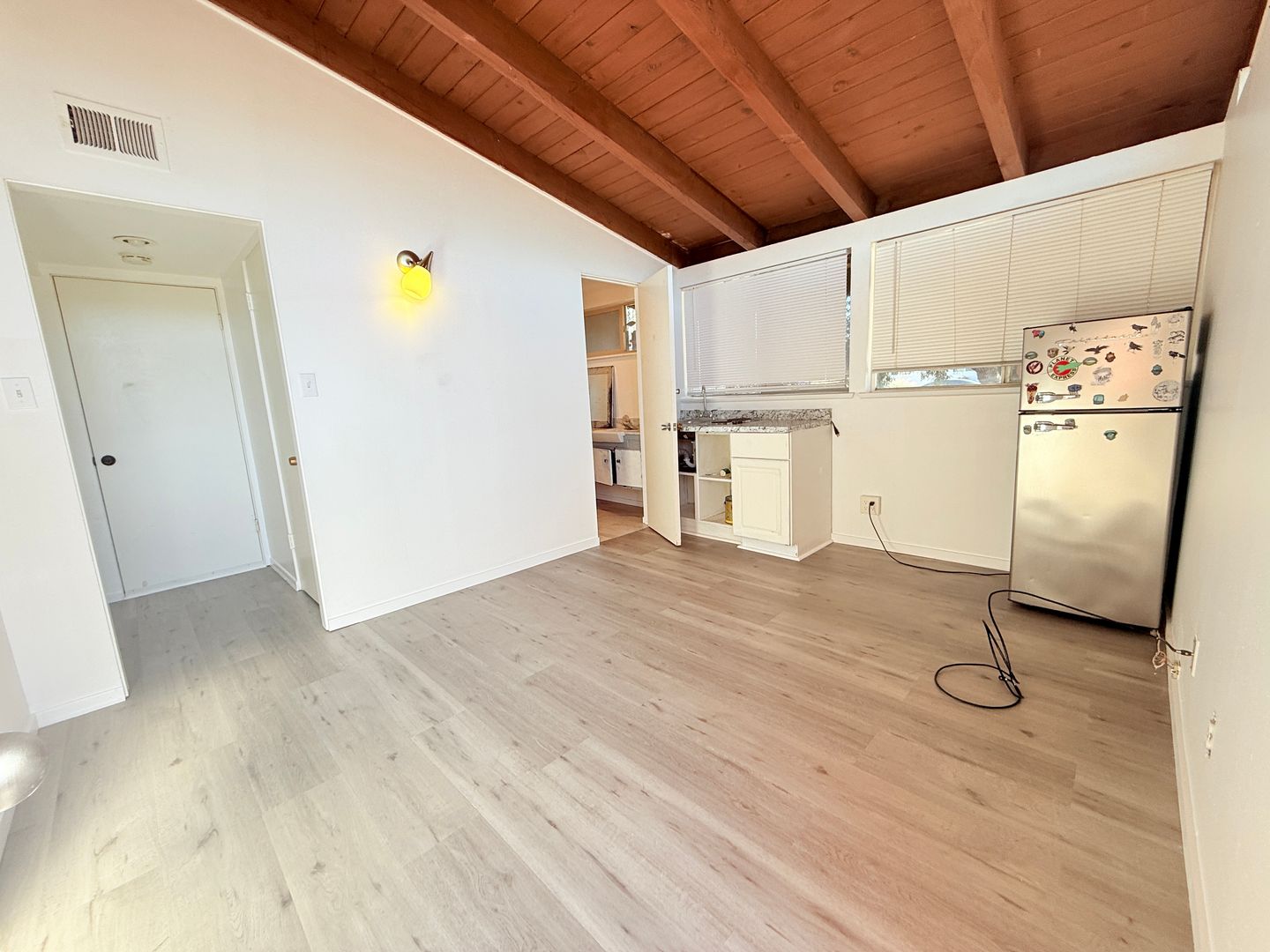 Lompoc Apartment: 401 N Lupine St