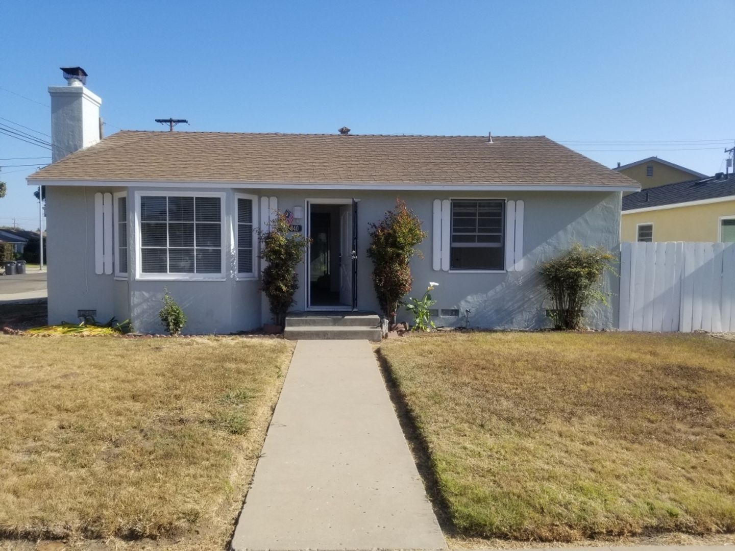 2BD/1BA Bungalow in East Cypress, Santa Maria – Private Yard & Garage!