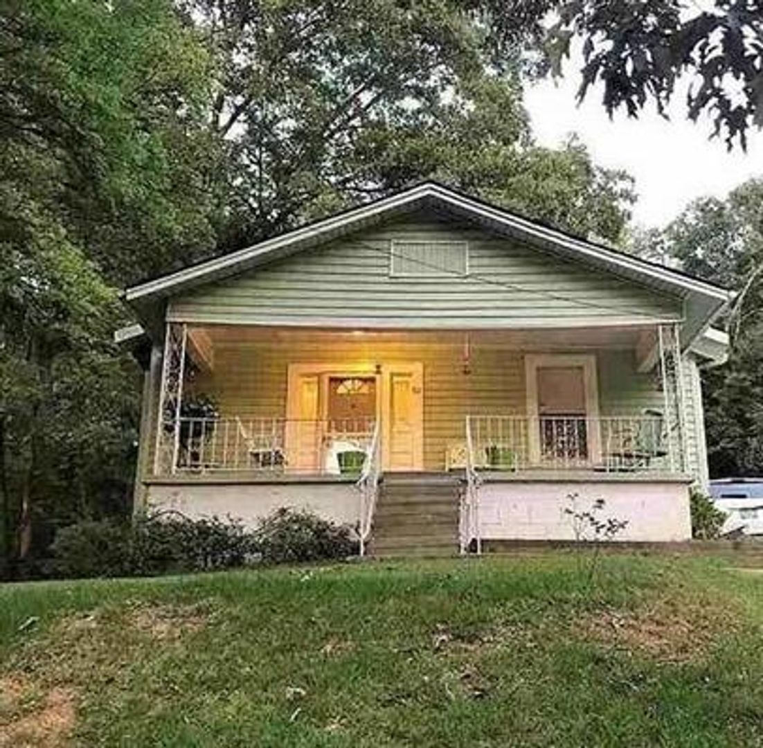 Midfield House: 511 12th Street