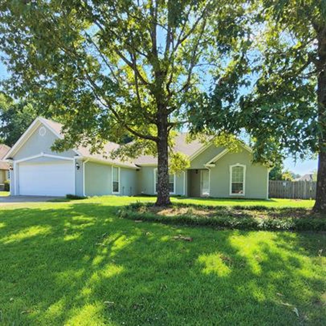 Helena House: 3013 Bowron Road