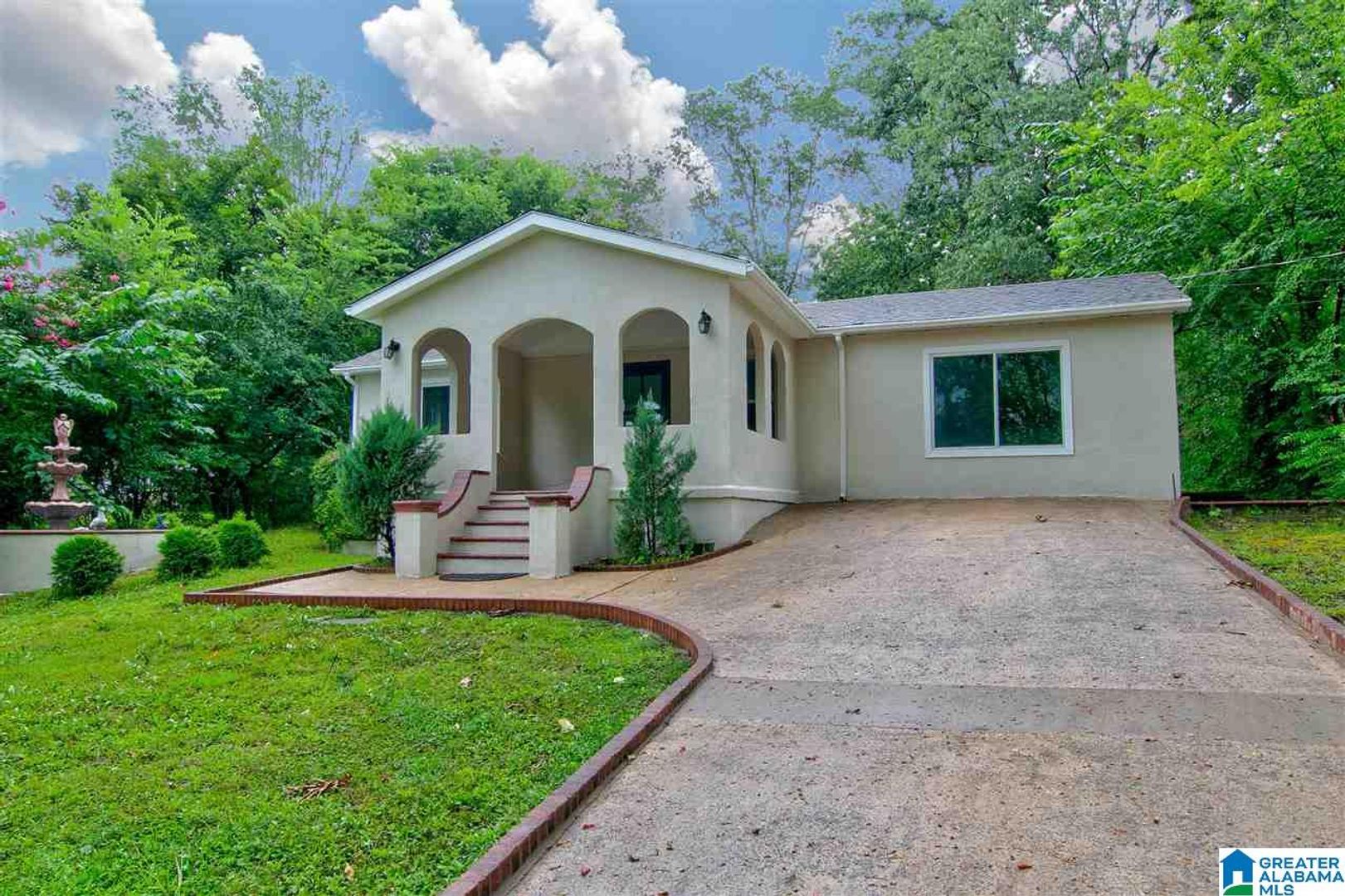 Birmingham House: 122 Shawnee Lane Northwest