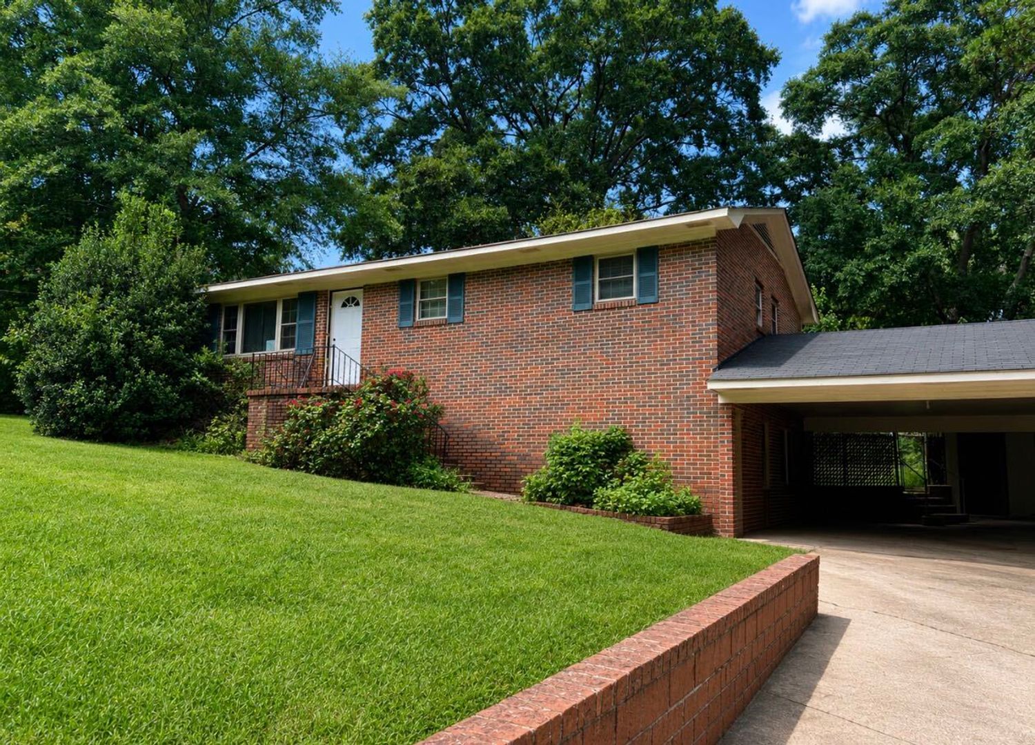 Tuscaloosa House: 3826 Springhill Drive