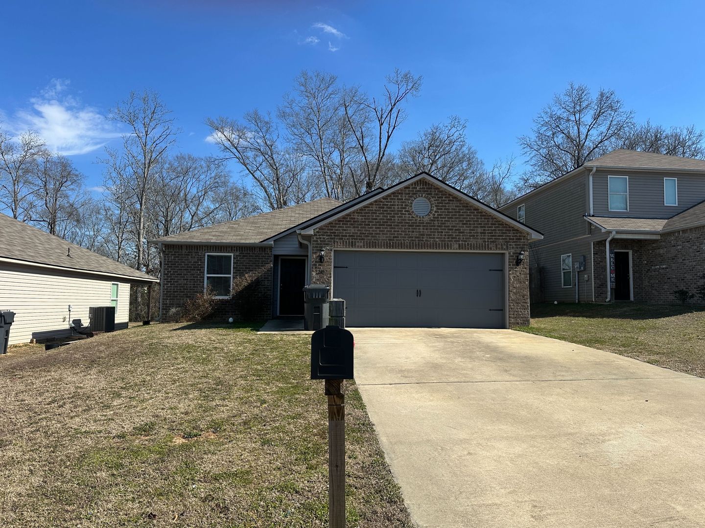 Lincoln House: 241 Highland View Dr