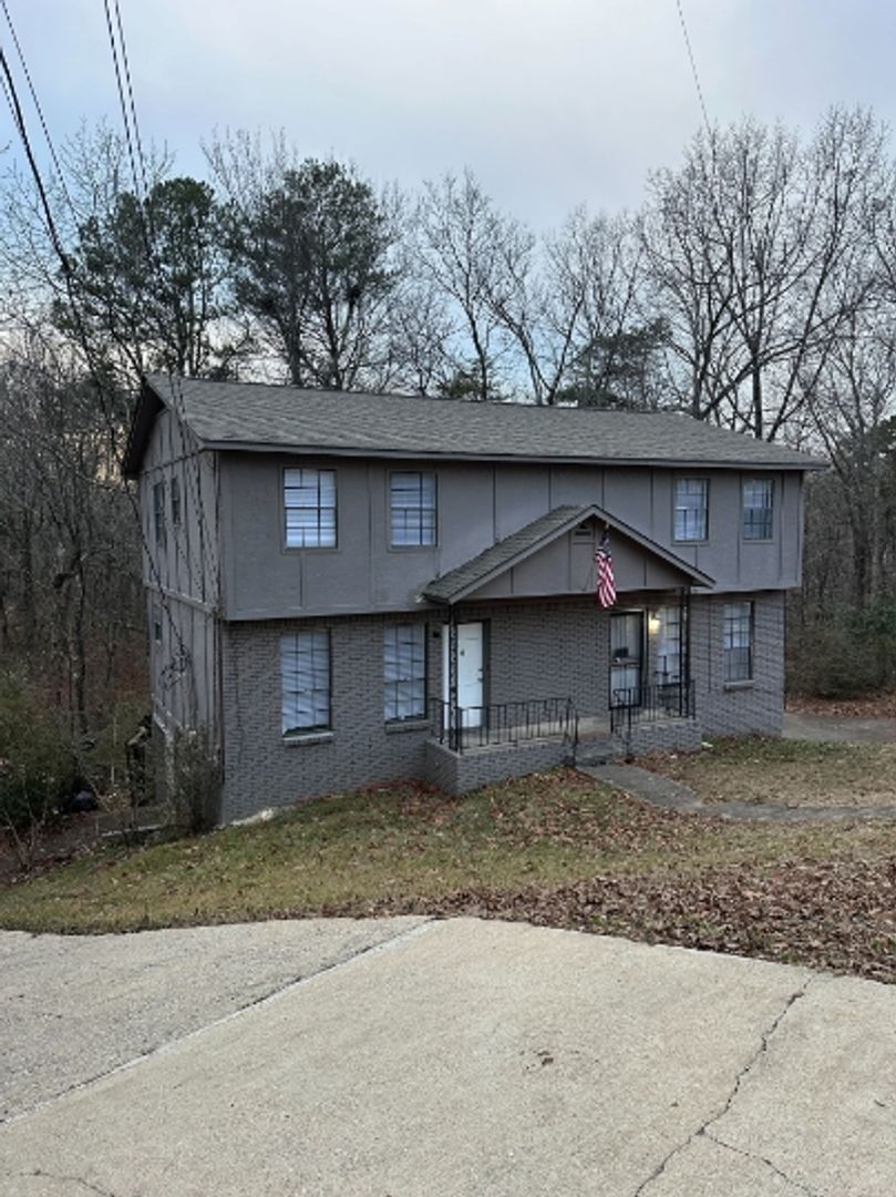 Birmingham House: 1715 6th Place Circle Northwest