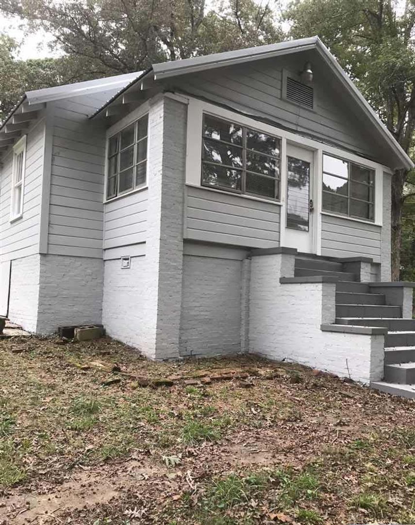 Birmingham House: 1453 Pratt Hwy