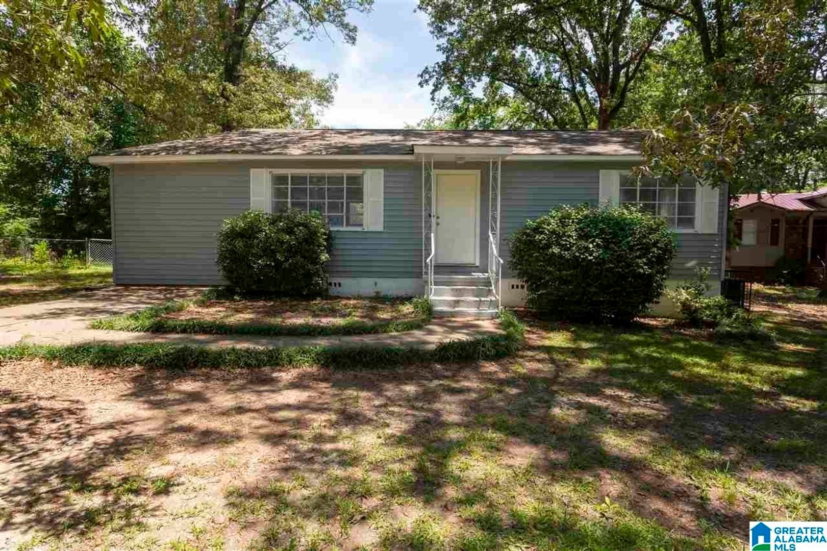 Center Point House: 432 Tupelo Way