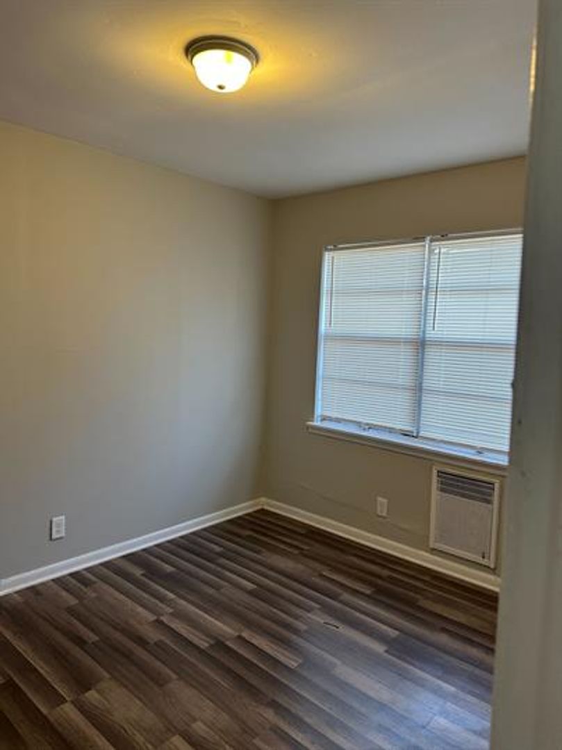 Birmingham Apartment: 737 47th Street North