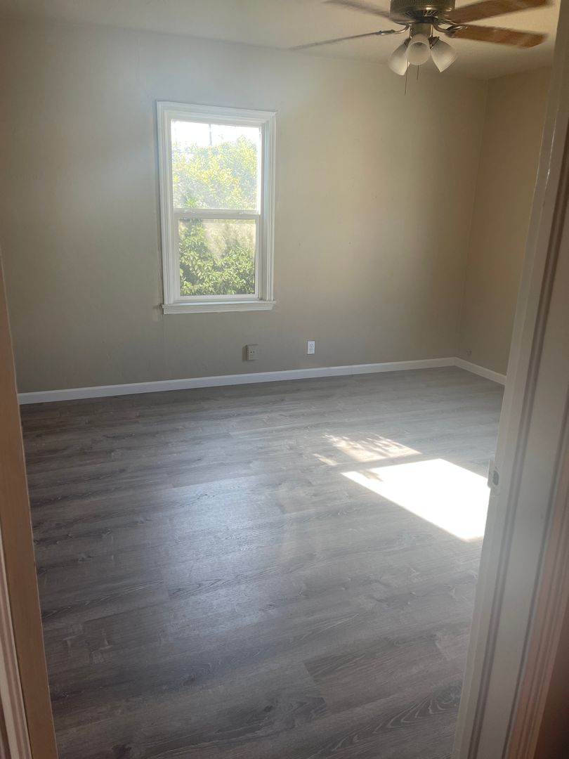 Fresno House: 712 W Hammond Ave