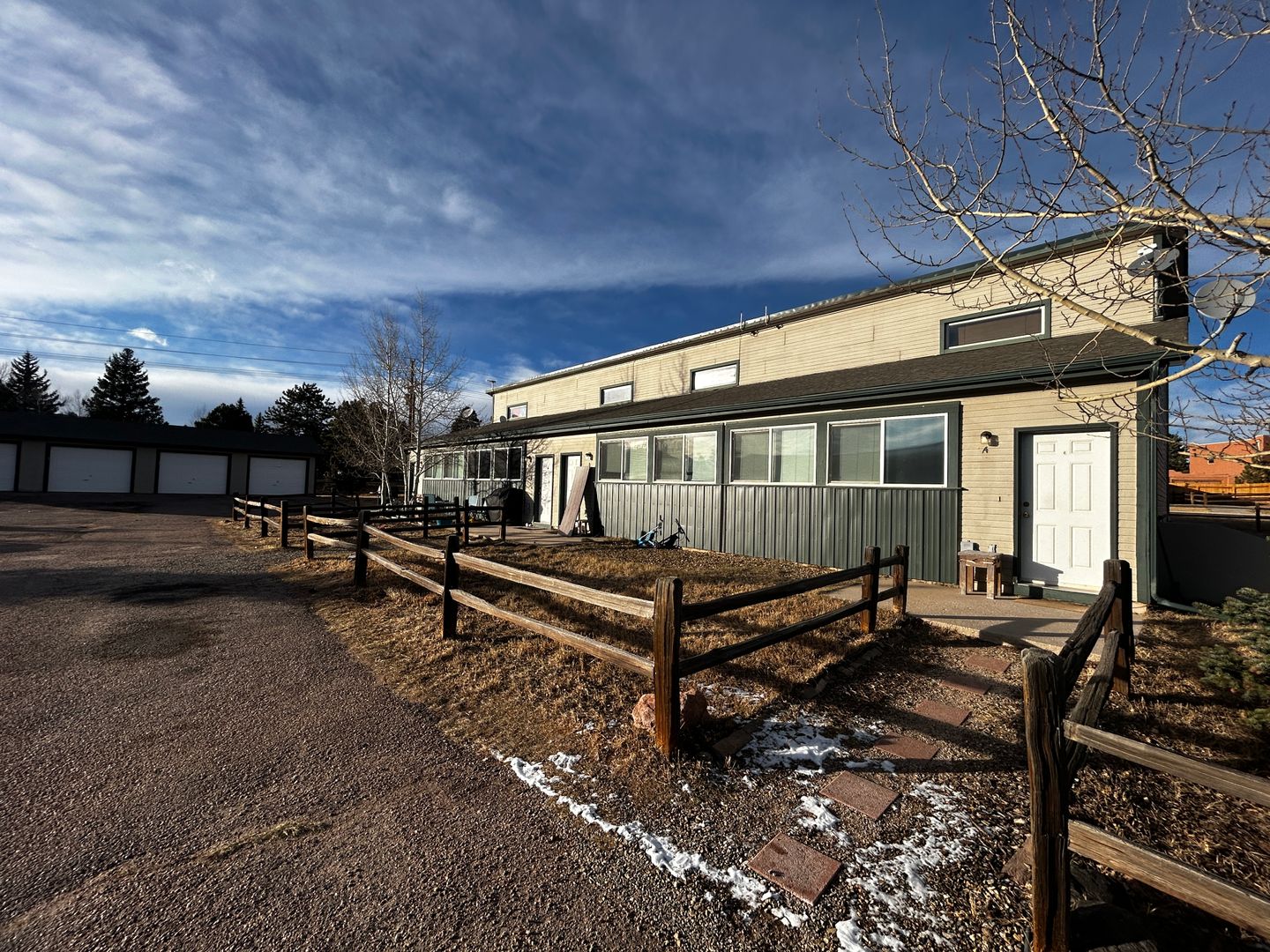 Woodland Park Apartment: 640 Forest Edge Rd