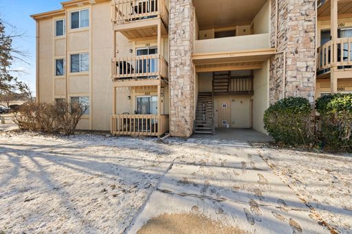 Beautiful Southwest Colorado Springs Condo Near Fort Carson – photo 1