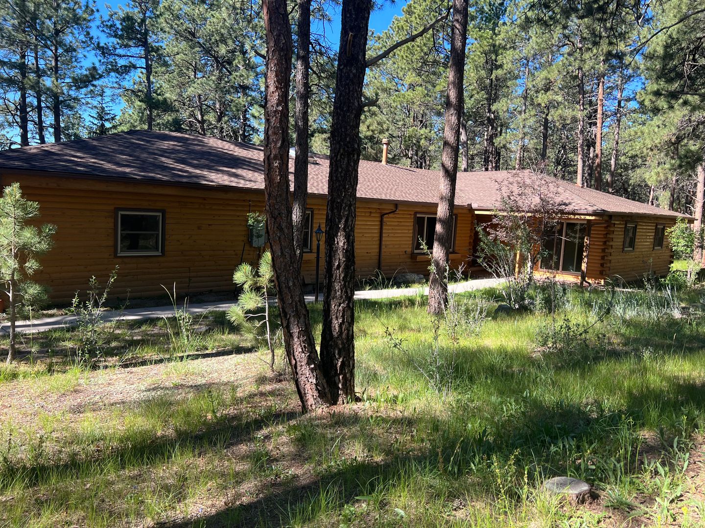 Monument House: 615 Congressional Dr