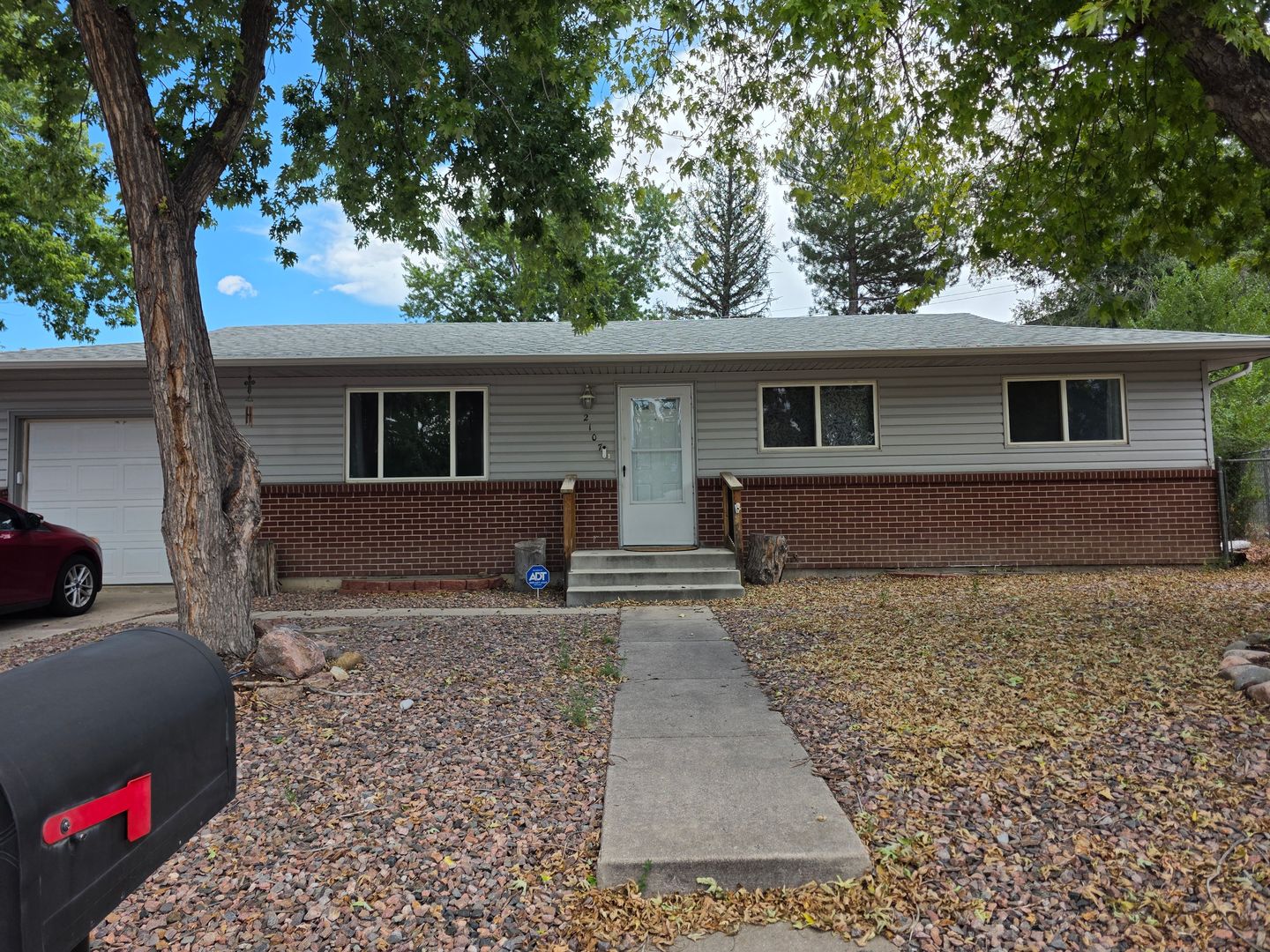 Colorado Springs House: 2107 Kensing Circle