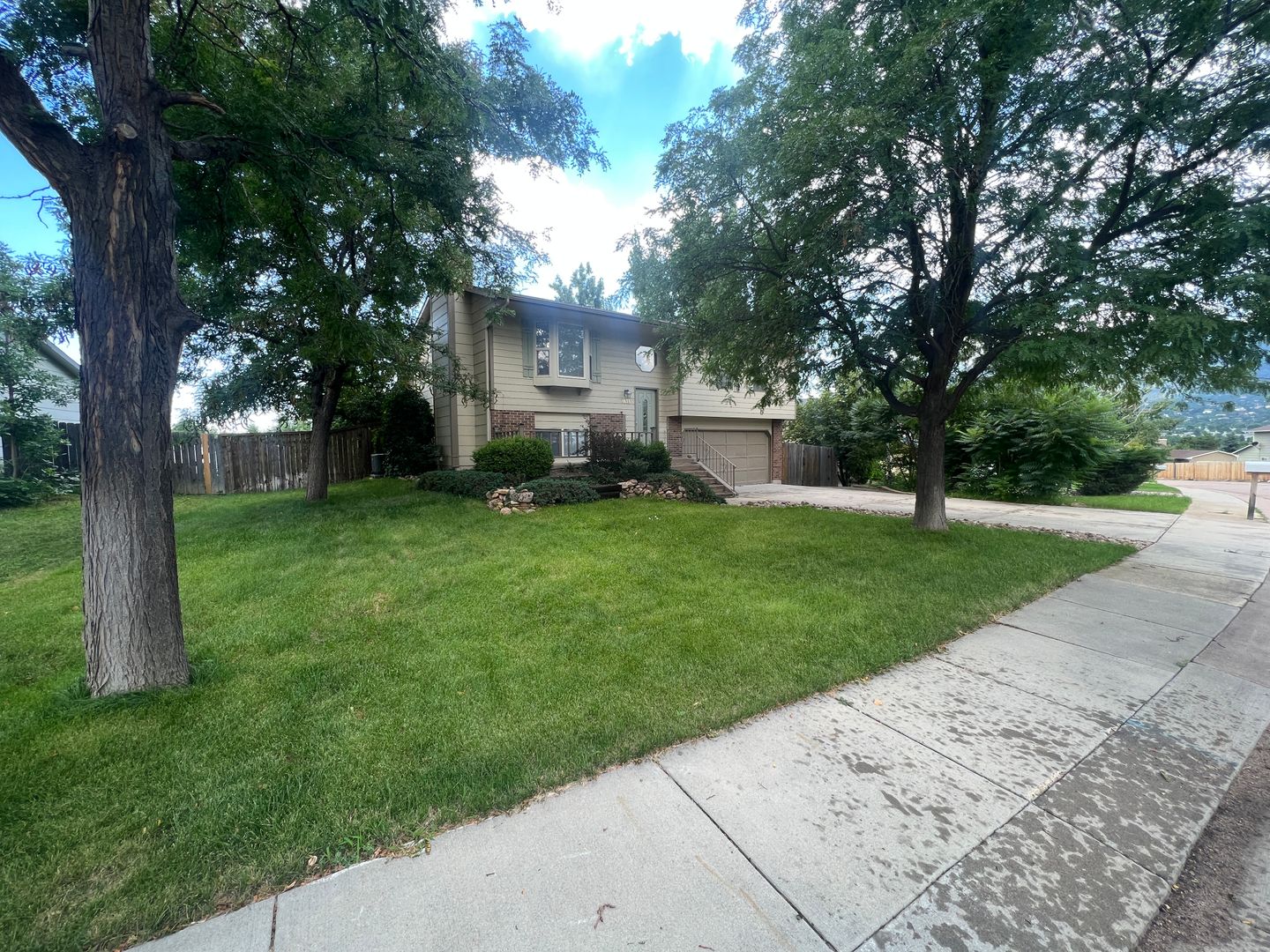 Colorado Springs House: 3835 Glenhurst St