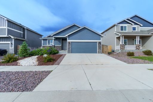 Beautiful 4-Bedroom Ranch Rental in 80939 – photo 1