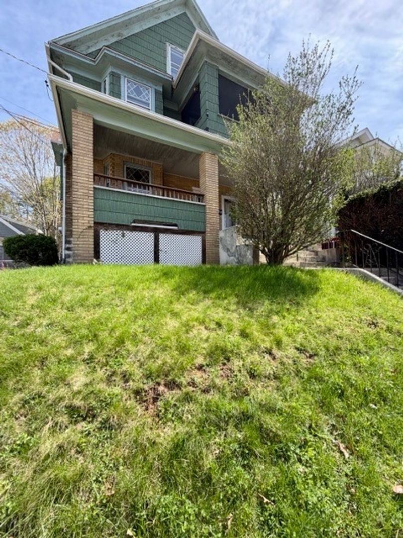 Meriden Apartment: 119-121 Hobart Street