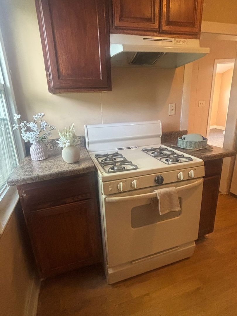 New Haven Apartment: 67 Derby Avenue