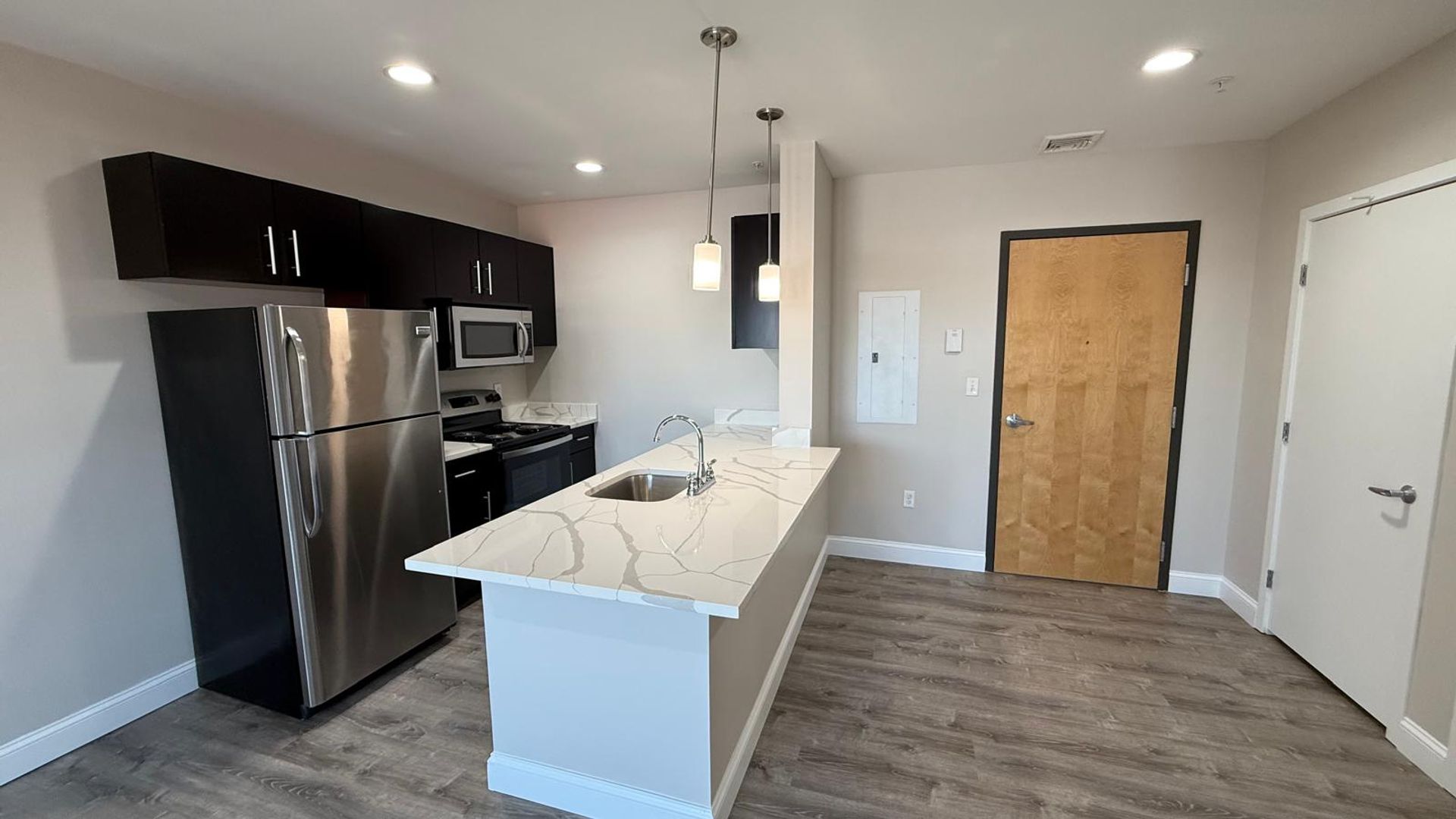 Attleboro Apartment: 75 South Main St