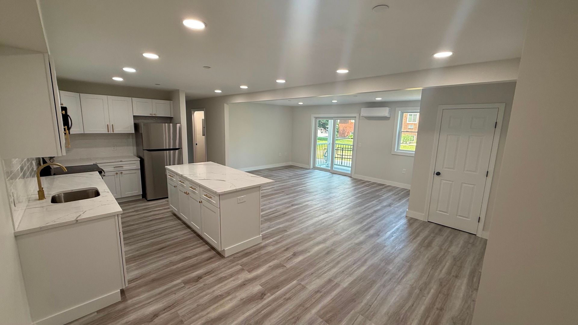Webster Apartment: 310 Thompson Road