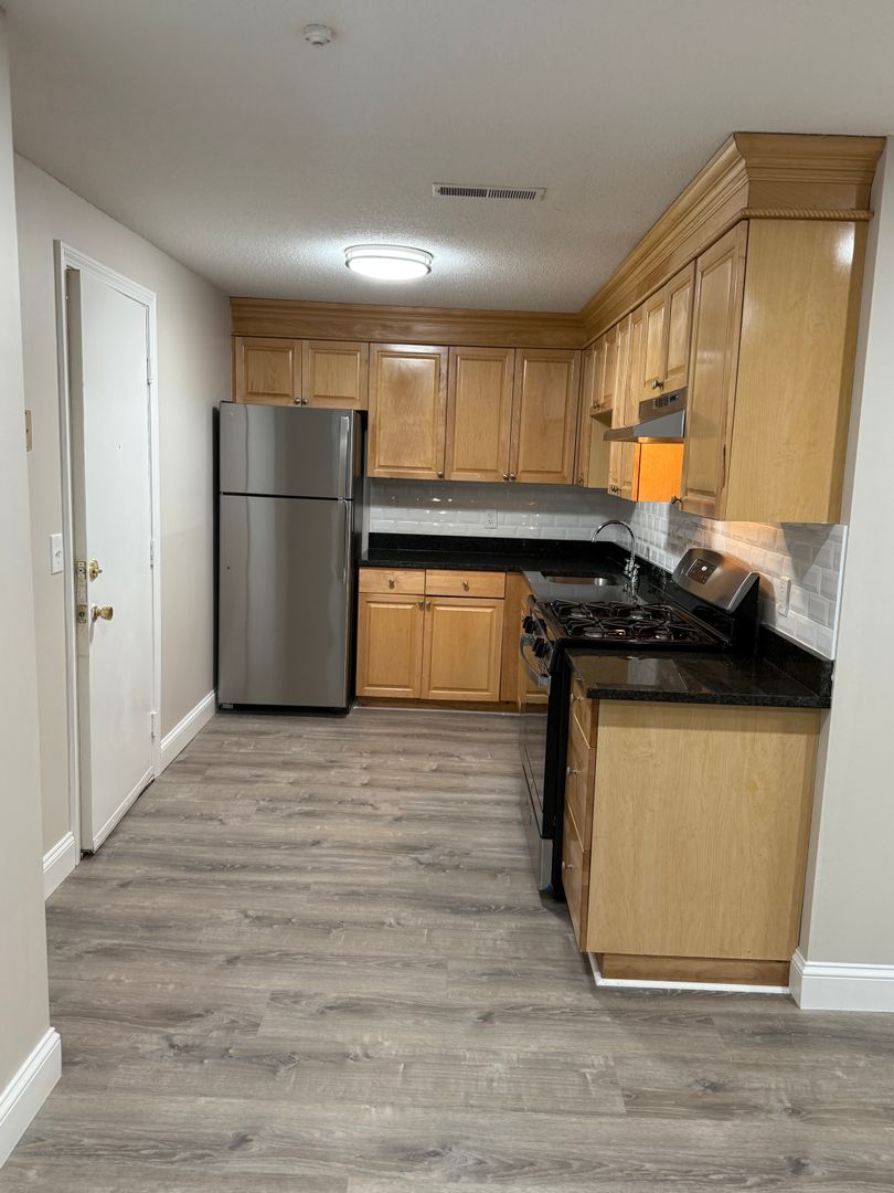 Billerica Apartment: 13-27 Kenmar Drive