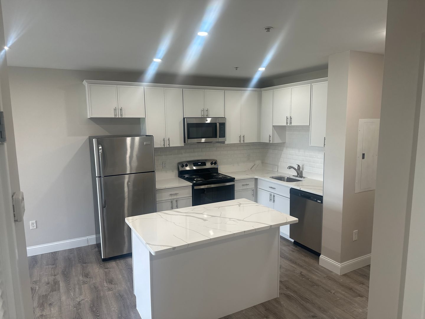 Attleboro Apartment: 75 South Main St