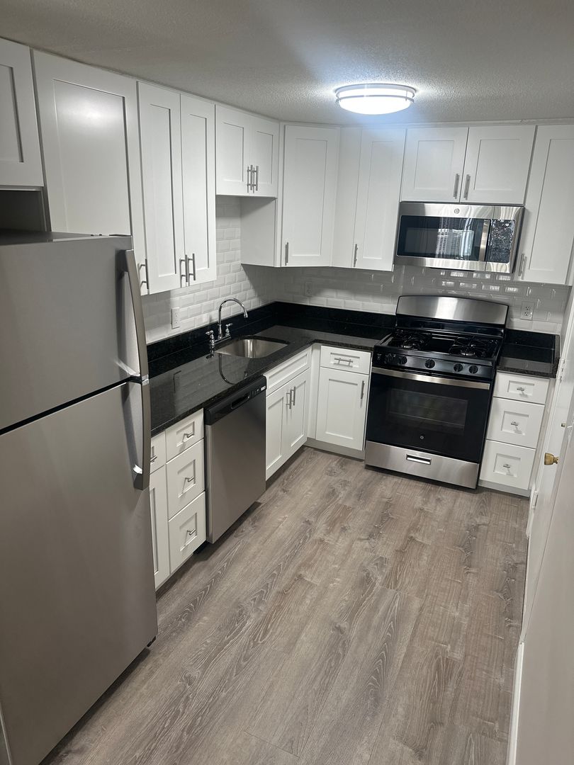 Billerica Apartment: 13-27 Kenmar Drive