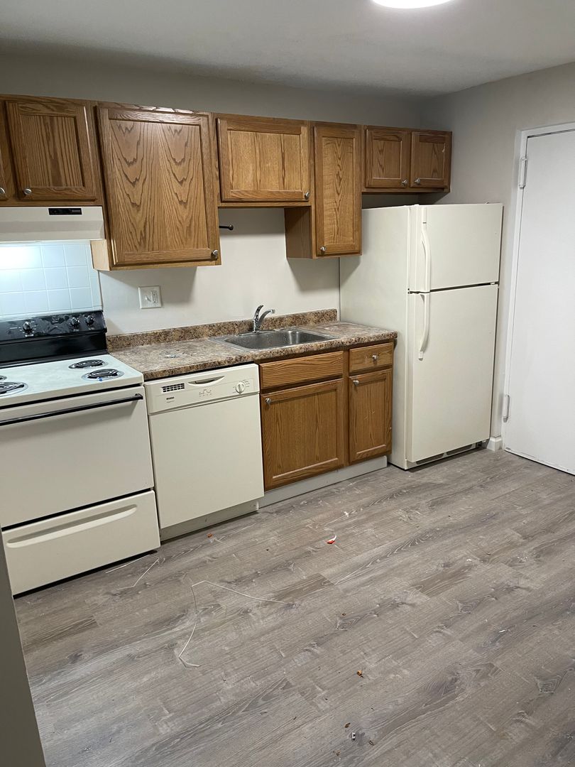 Leominster Apartment: 47 Princeton Street