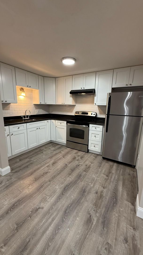 Webster Apartment: 310 Thompson Road