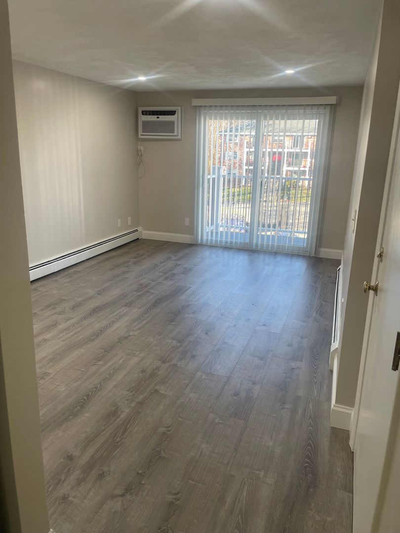 Billerica Apartment: 13-27 Kenmar Drive