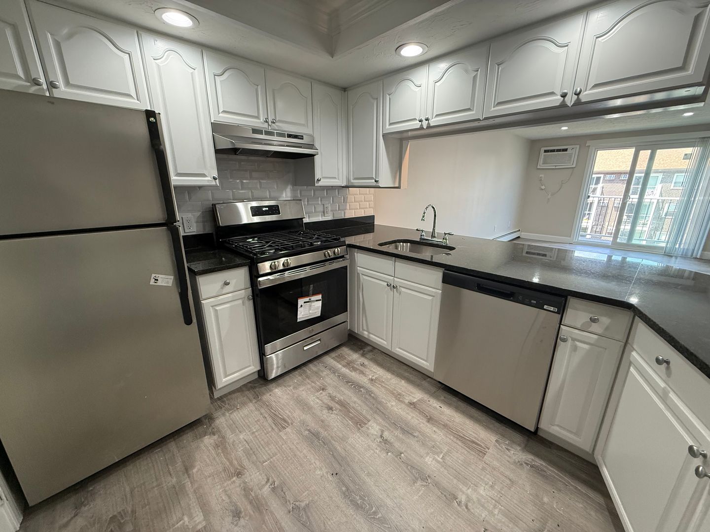 Billerica Apartment: 13-27 Kenmar Drive