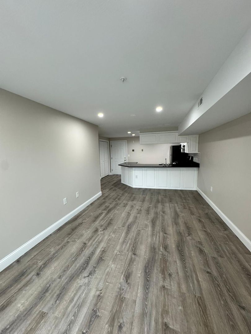 Billerica Apartment: 13-27 Kenmar Drive