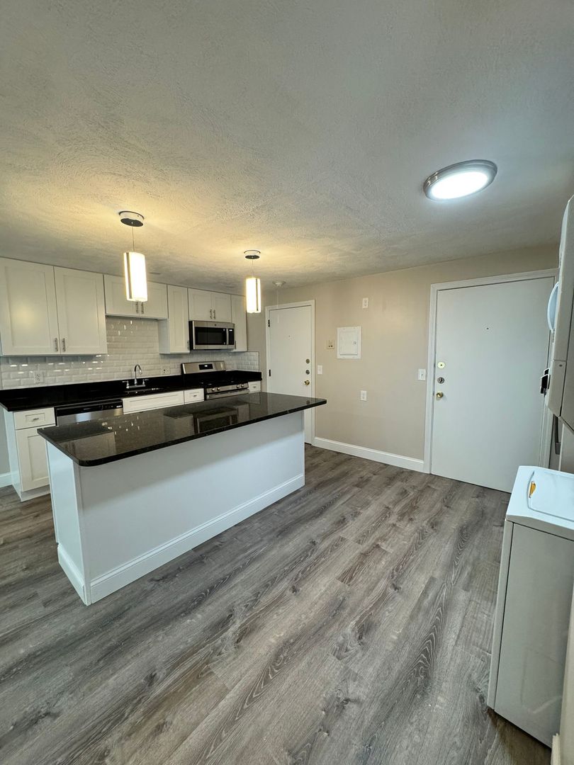 Billerica Apartment: 13-27 Kenmar Drive