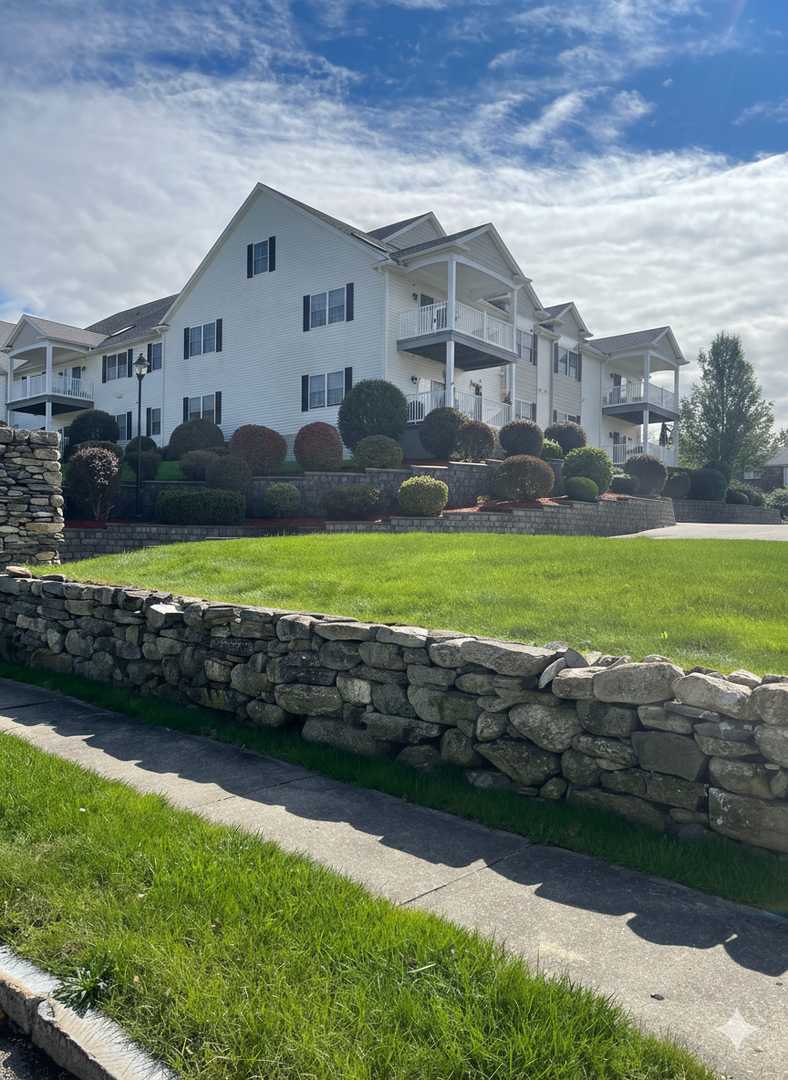 Grafton Apartment: 233 Magill Drive