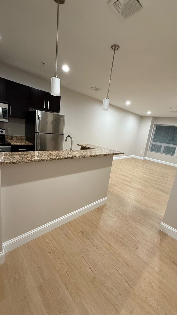 Attleboro Apartment: 75 South Main St