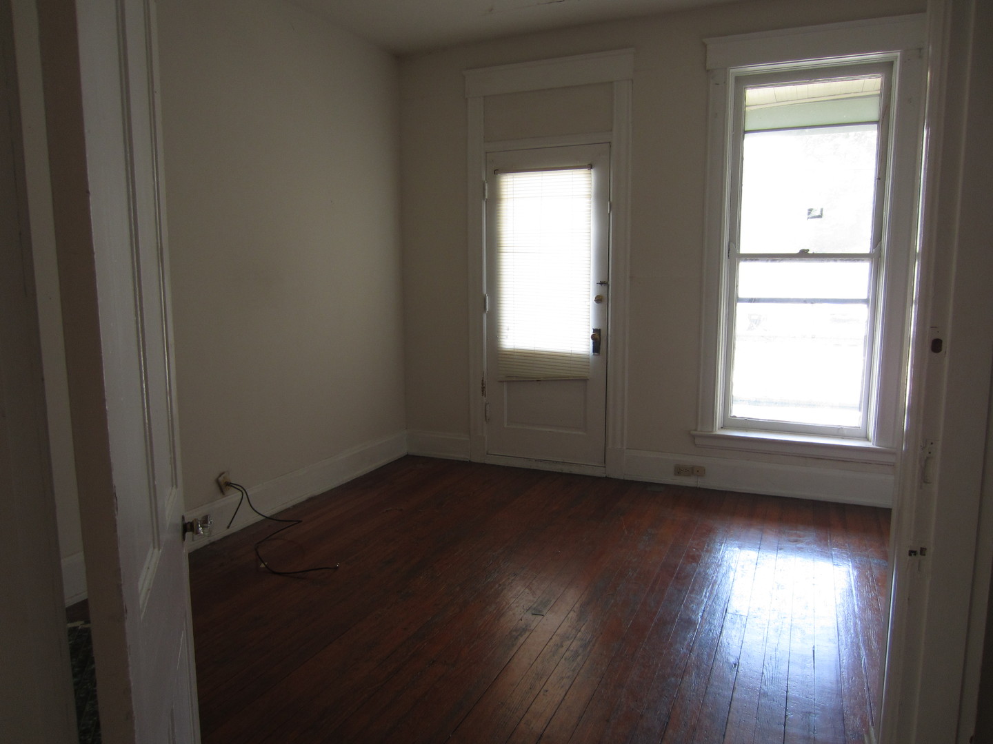 CINCINNATI Apartment: 2370-72 FLORA ST.