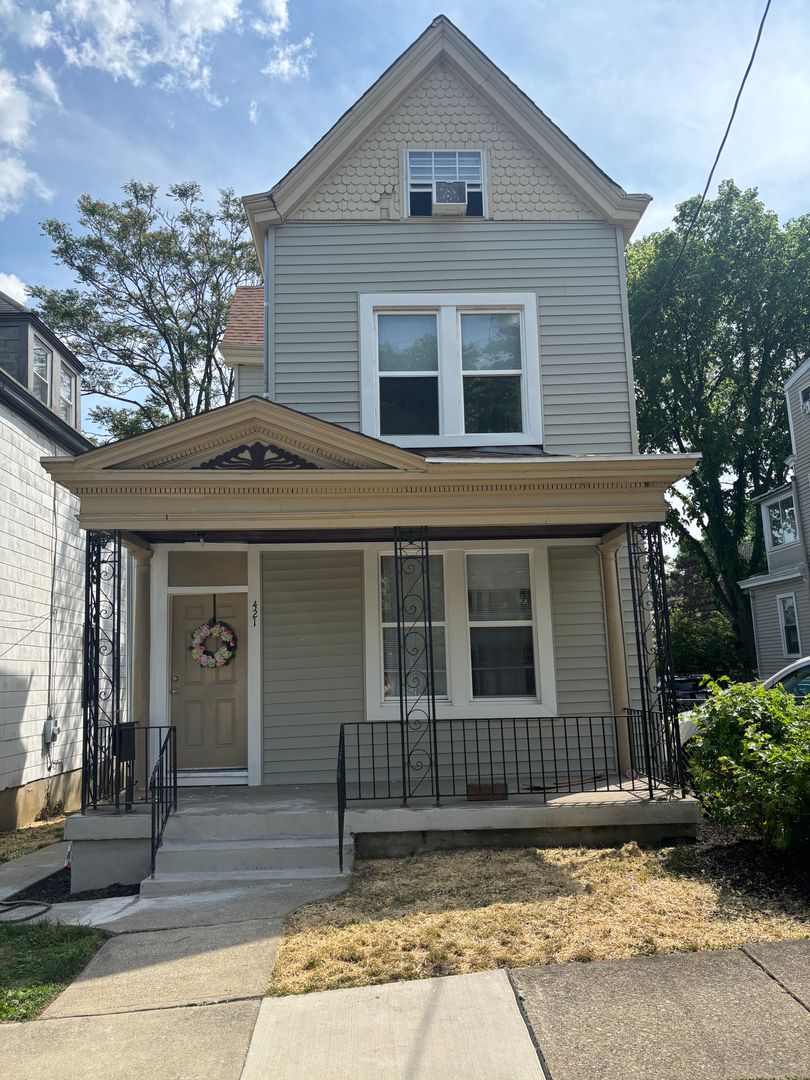 CINCINNATI Apartment: 421 SOUTHVIEW AVE.