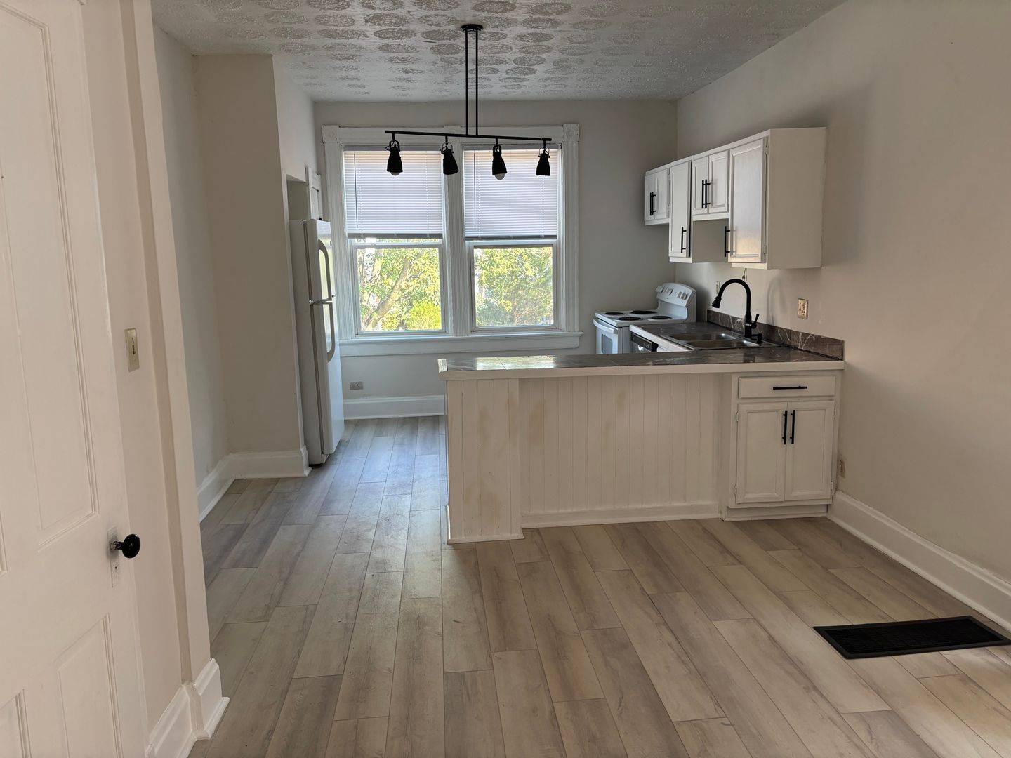 CINCINNATI Apartment: 421 SOUTHVIEW AVE.