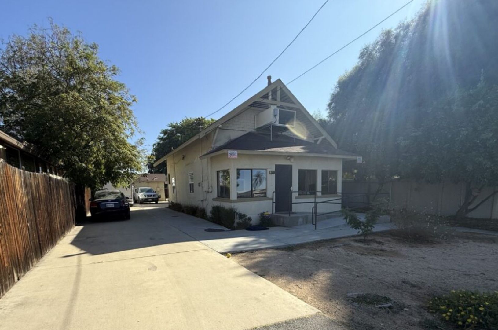 HEMET House: 25808 COLUMBIA ST
