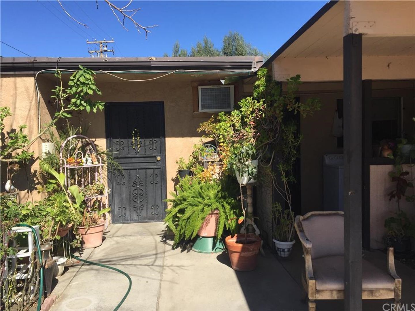 San Jacinto House: 305 Santo Dr